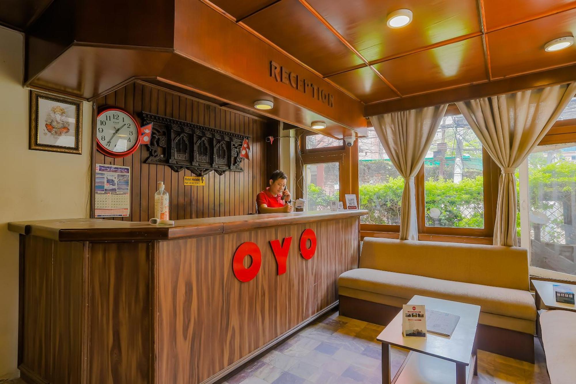 Oyo 795 Hotel Holiday Inn Katmandou Extérieur photo