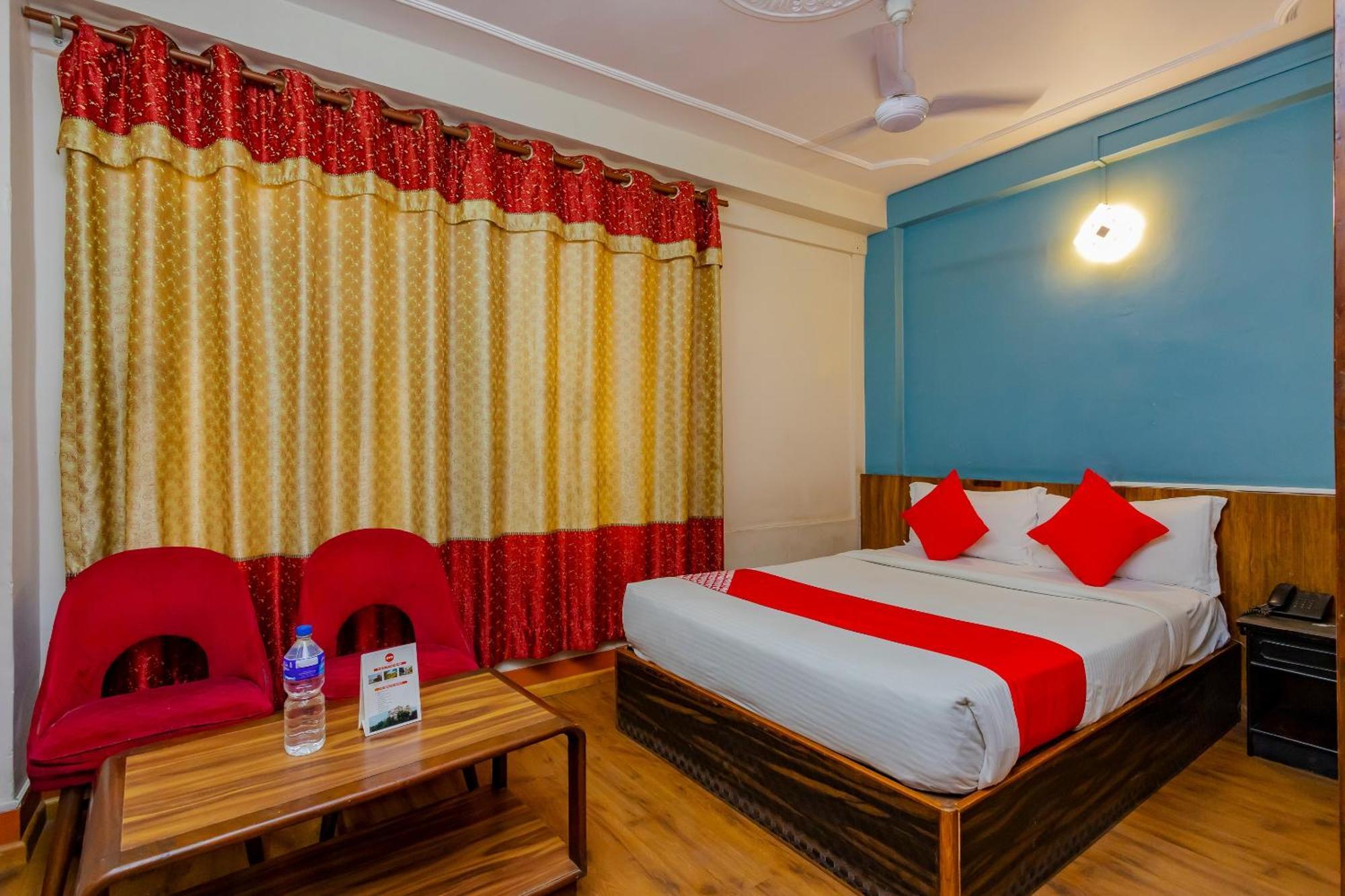 Oyo 795 Hotel Holiday Inn Katmandou Extérieur photo
