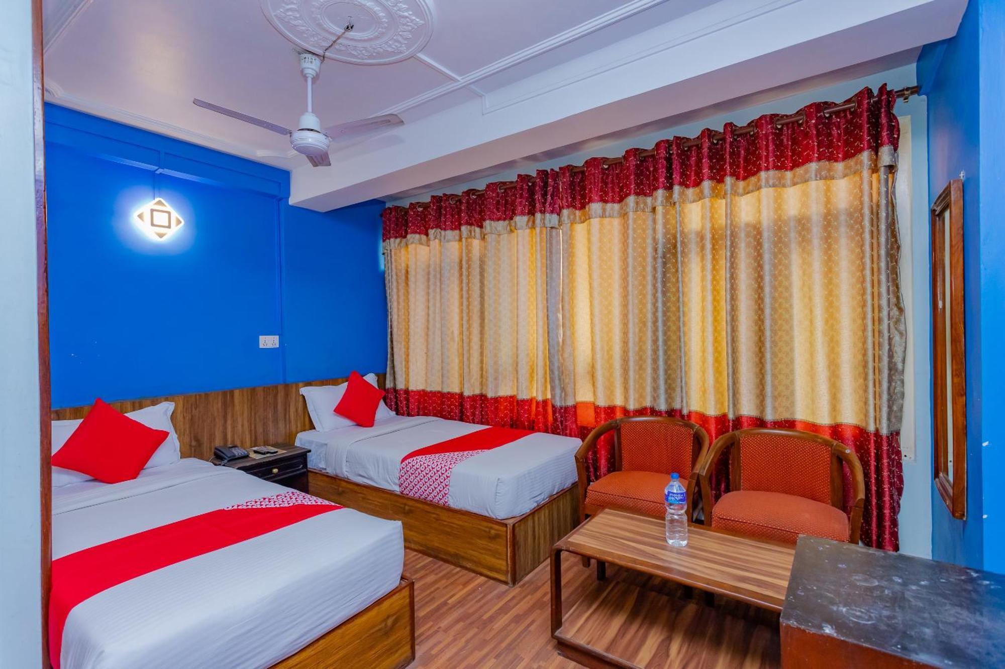 Oyo 795 Hotel Holiday Inn Katmandou Extérieur photo