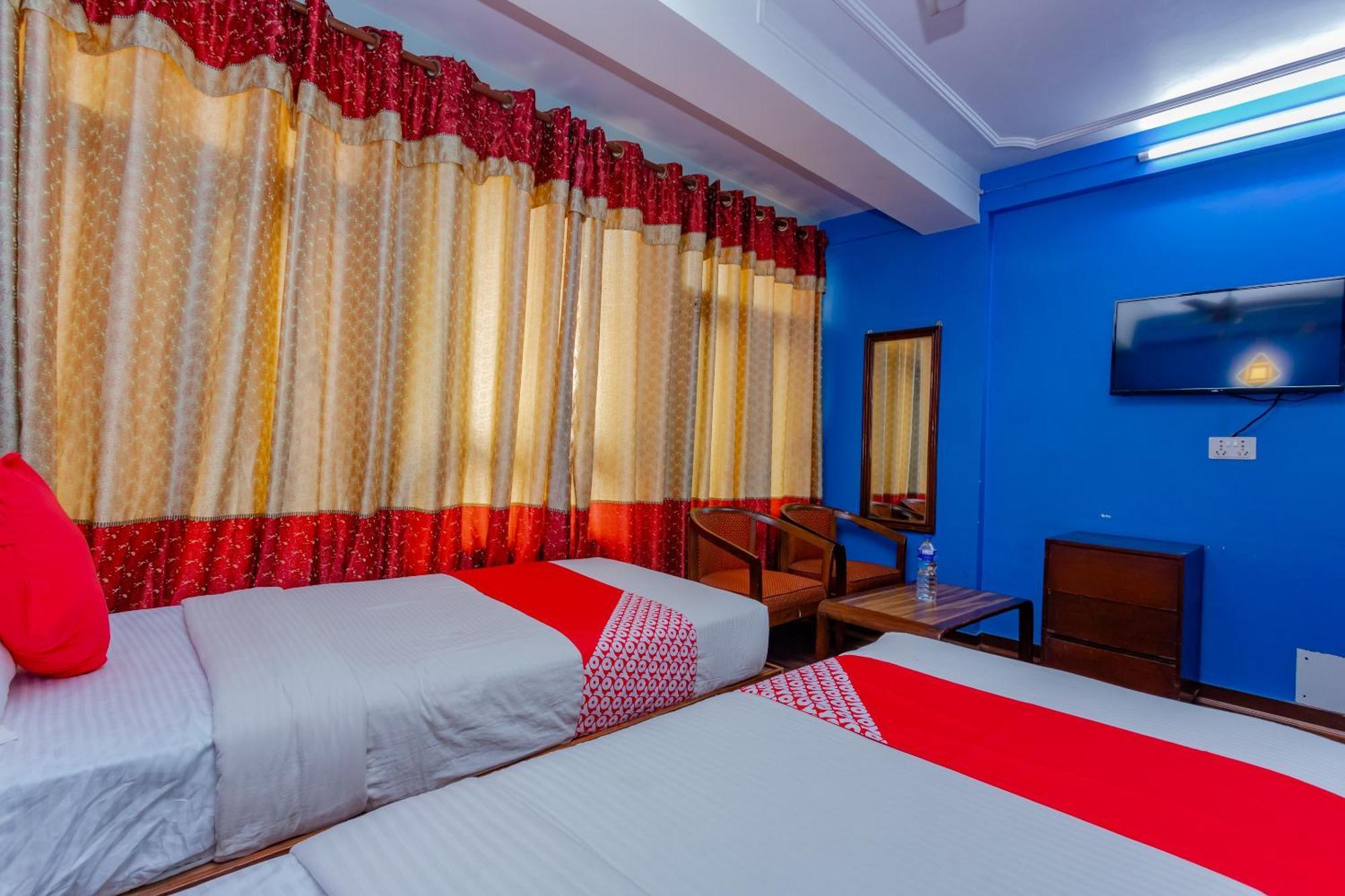 Oyo 795 Hotel Holiday Inn Katmandou Extérieur photo