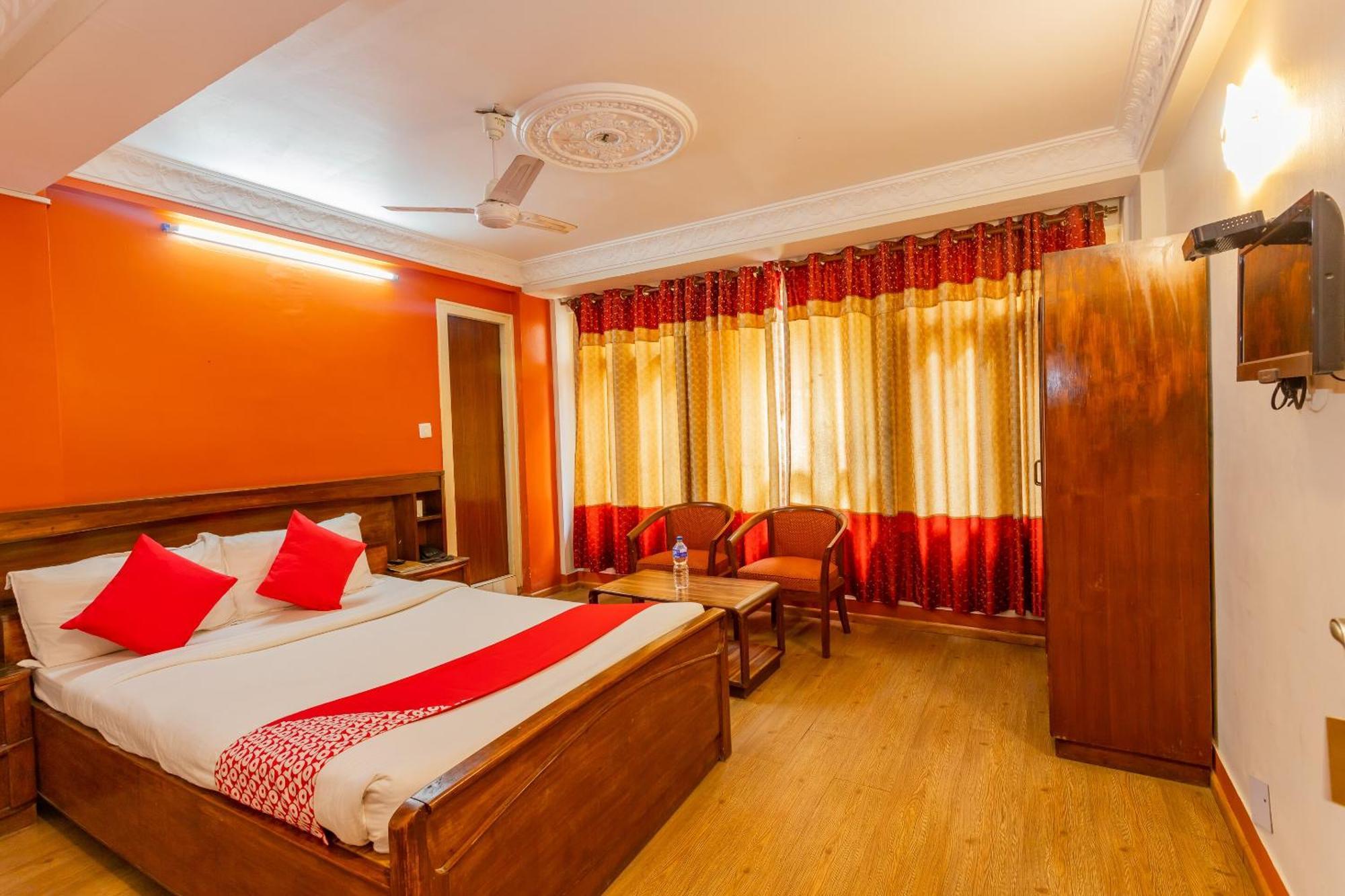Oyo 795 Hotel Holiday Inn Katmandou Extérieur photo